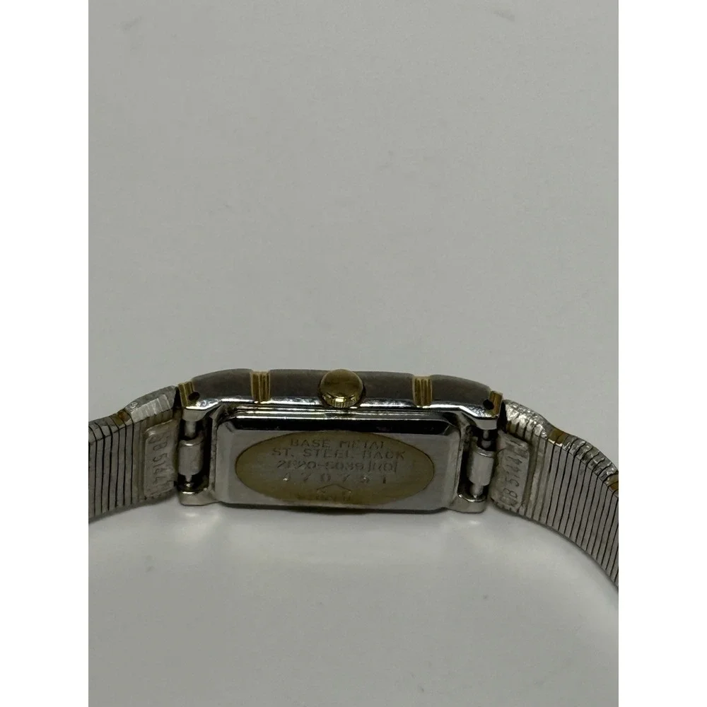 Vtg Seiko Quartz Two Toned Women Watch 2E20-5039 13mm Japan Silver Not Tested